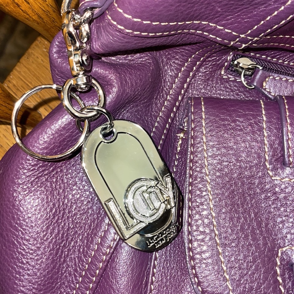 Handbag - Picture 3 of 4